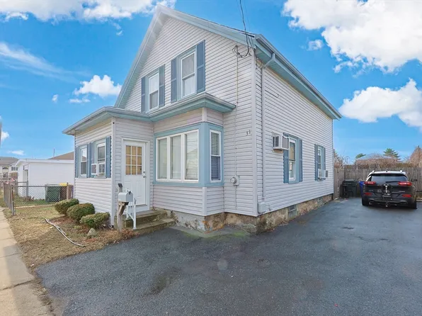 31 Russell St, Fall River, MA 02721