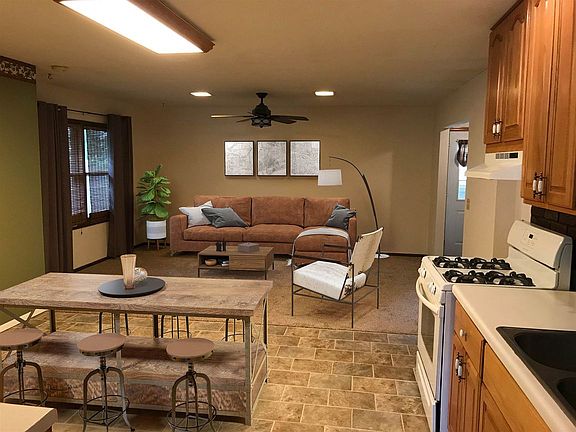 5th image of 1010 S Southland Dr