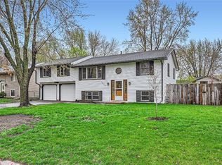 1418 Meadowmoor Dr NE, Fridley, MN 55432