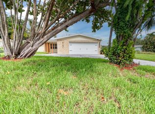 4101 Shore Acres Blvd NE, Saint Petersburg, FL 33703