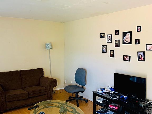 2nd image of 128 W Desert Dr