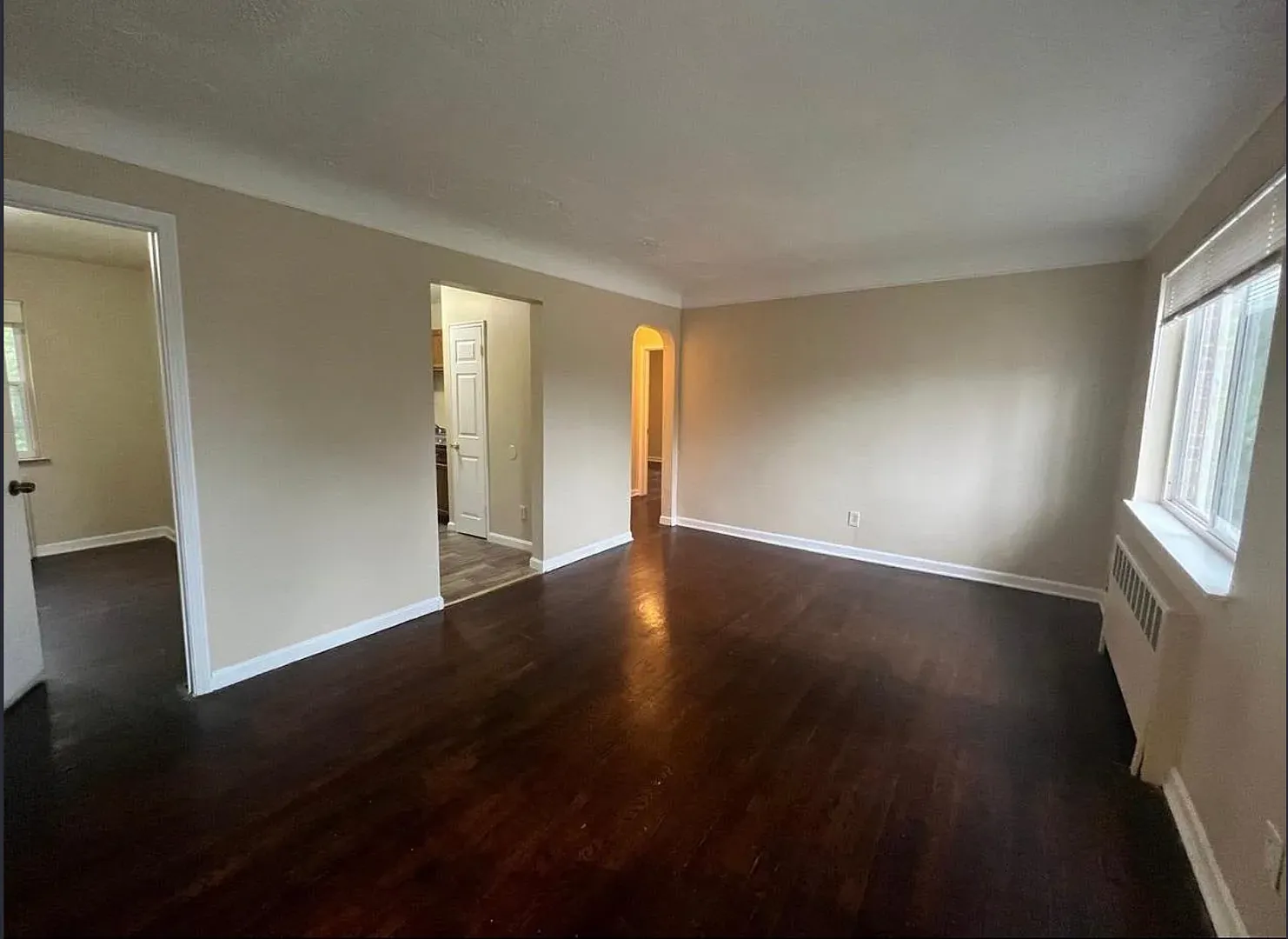 Updated 3-Bed Unit - Spacious! — Photo 2