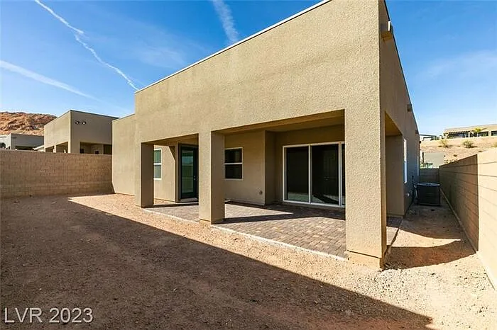 37 Charlotte Ridge Pl — Photo 36
