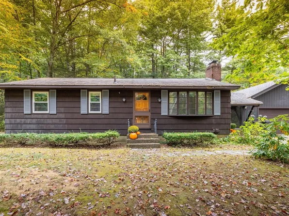 33 Wood Rd, Westfield, MA 01085