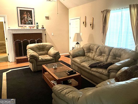 4th image of 242 Pebble Creek Dr