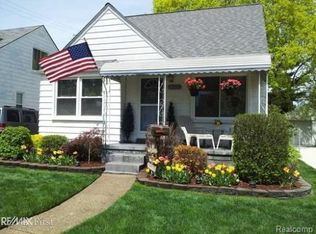 8211 Coolidge Ave, Center Line, MI 48015