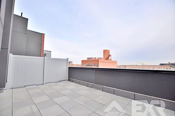 Rented by EXR | media 17