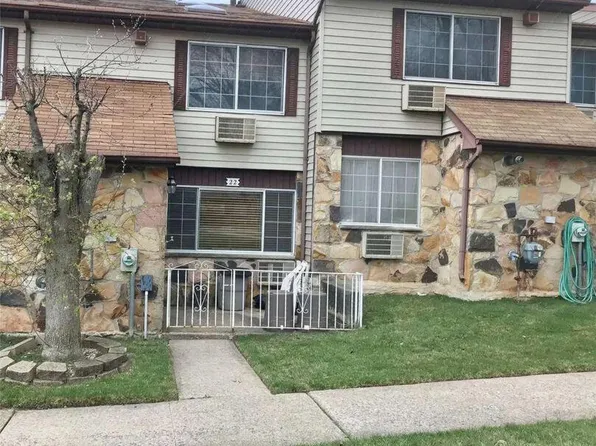 22 Garth Ct, Staten Island, NY 10306