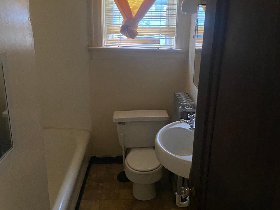 2nd image of 42 E Tallmadge Ave APT 2