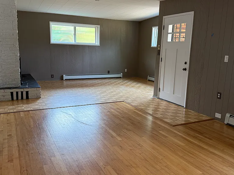722 Milroy St SW — Photo 11