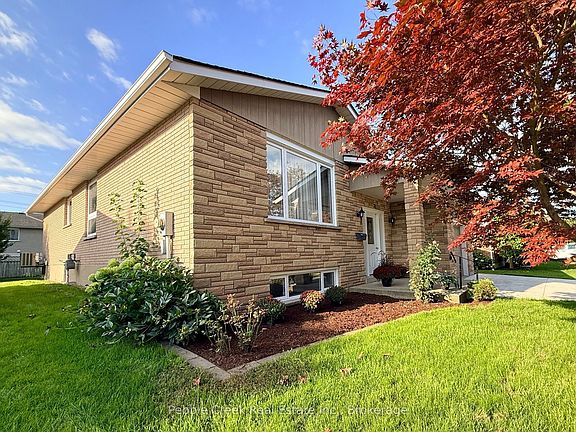 3rd image of 21 Suncoast Dr W