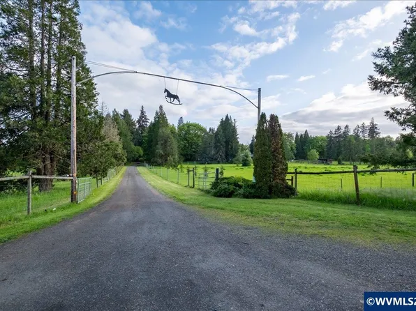 4562 Us Highway 20 NW, Albany, OR 97321
