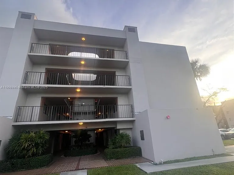 8600 SW 133rd Avenue Rd #319 — Photo 13