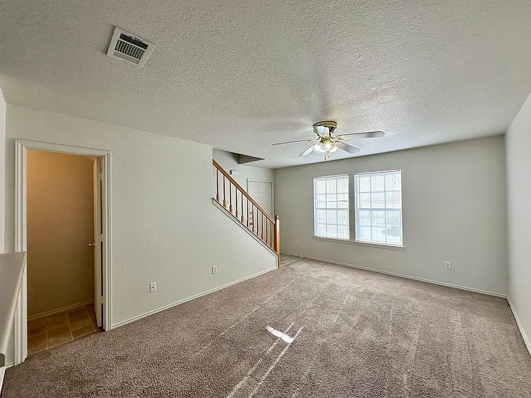 2105 Tahoe Ct — Photo 5