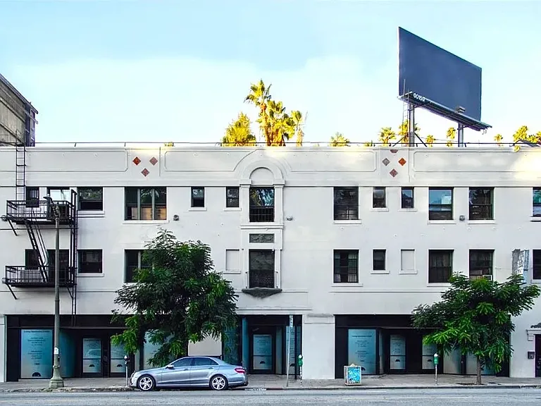 3218 W Sunset Blvd — Photo 4