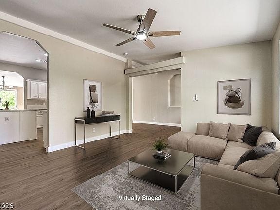 5th image of 471 Megan Ave