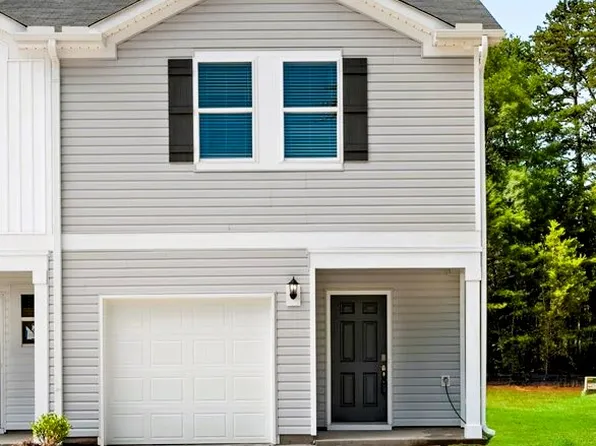 823 Ernest Ln, Lyman, SC 29365