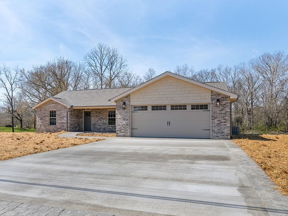 1st image of 208 Rivers Edge Ln