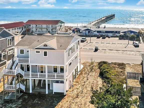 3rd image of 1408 E Beach Drive