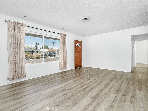 5th image of 40225 Frances Ln
