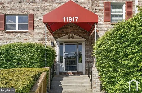 2 bed, $2,100 — Photo 2