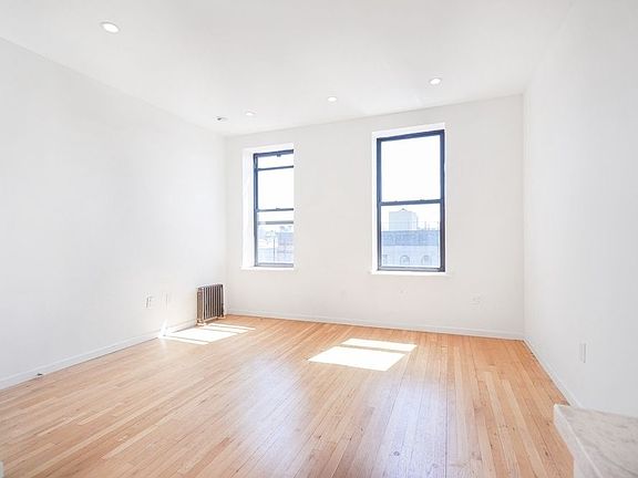 3rd image of 623 Halsey St APT 5
