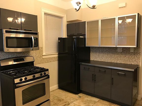 2nd image of 197 Liberty Ave #1