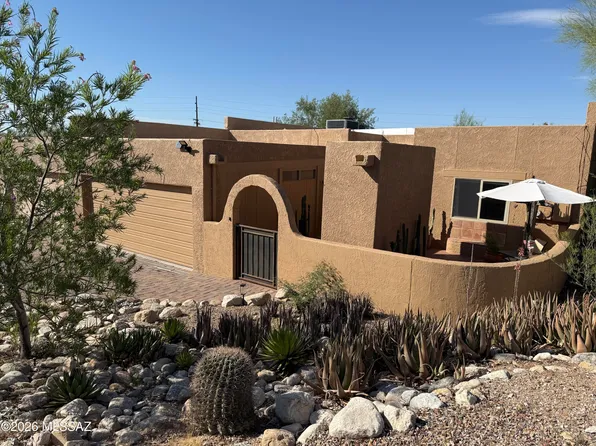 6440 N Foothills Dr, Tucson, AZ 85718
