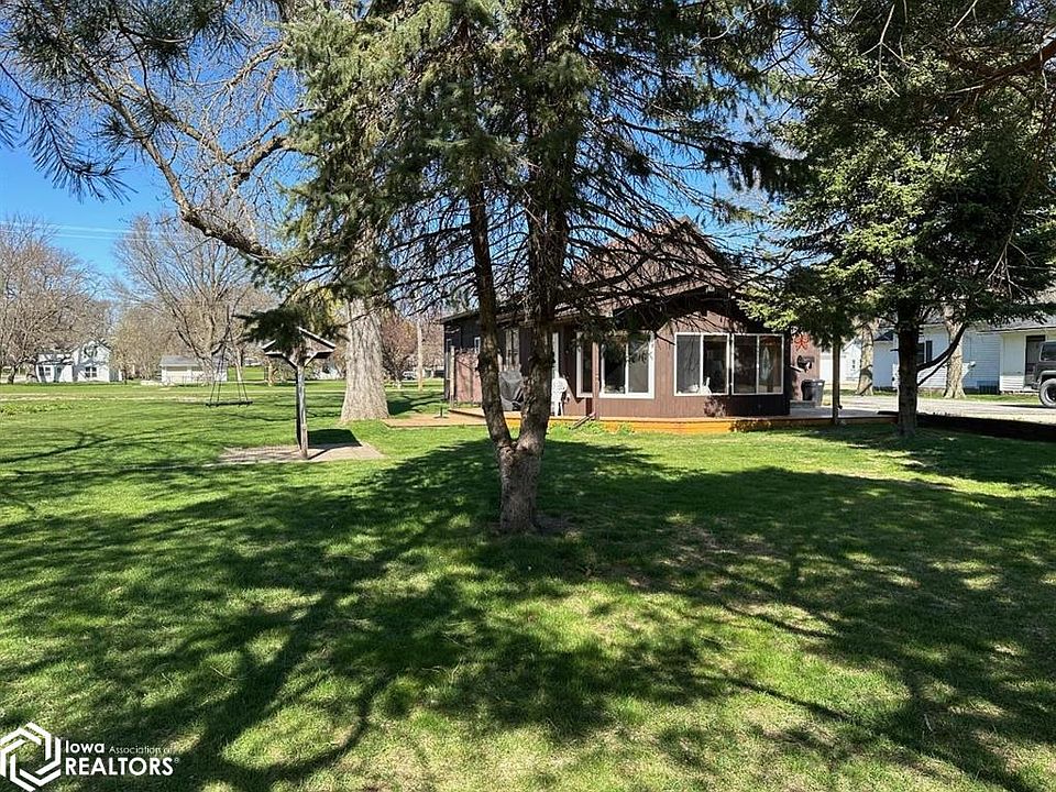 305 S Tracy St, Dows, IA 50071 Zillow