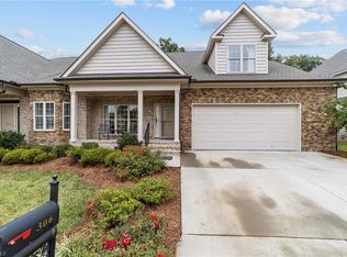 306 Jordan Crossing Ave, Jamestown, NC 27282