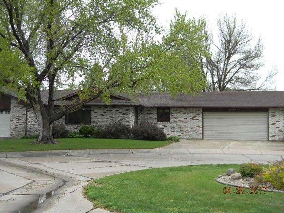 1st image of 905 Hahn Ave