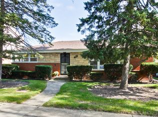 9427 Kildare Ave, Skokie, IL 60076