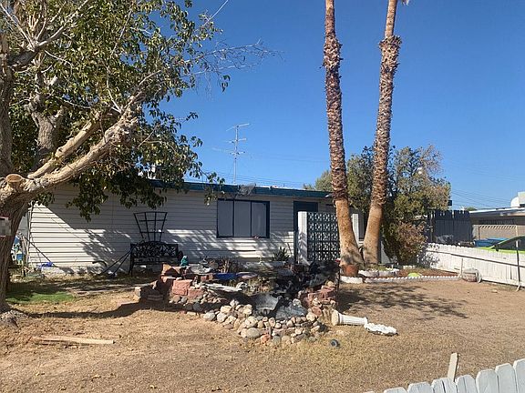 3rd image of 1580 Capistrano Ave