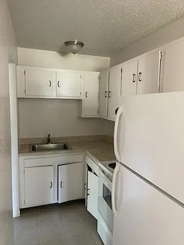 916 James Ct #1-3-4 — Photo 5