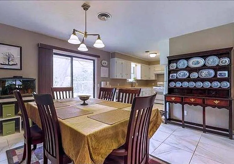 8206 Rockwood Ln — Photo 4