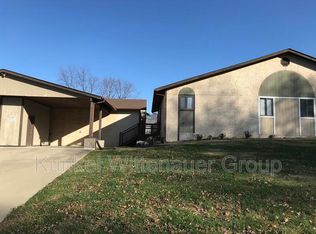 21 Twin Oaks Dr, Shiloh, IL