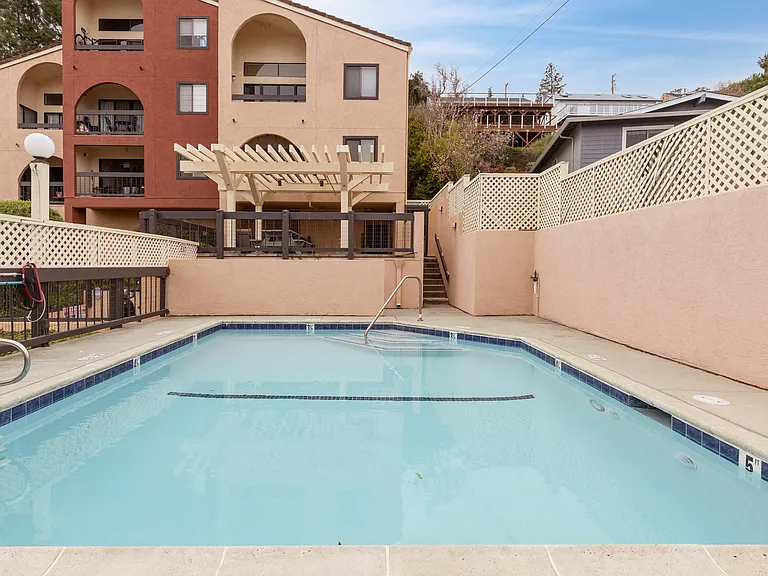 1 Laurel St #102 — Photo 25