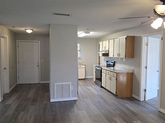 2nd image of 24 Wellside Ln