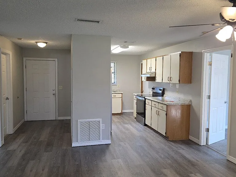 24 Wellside Ln — Photo 2