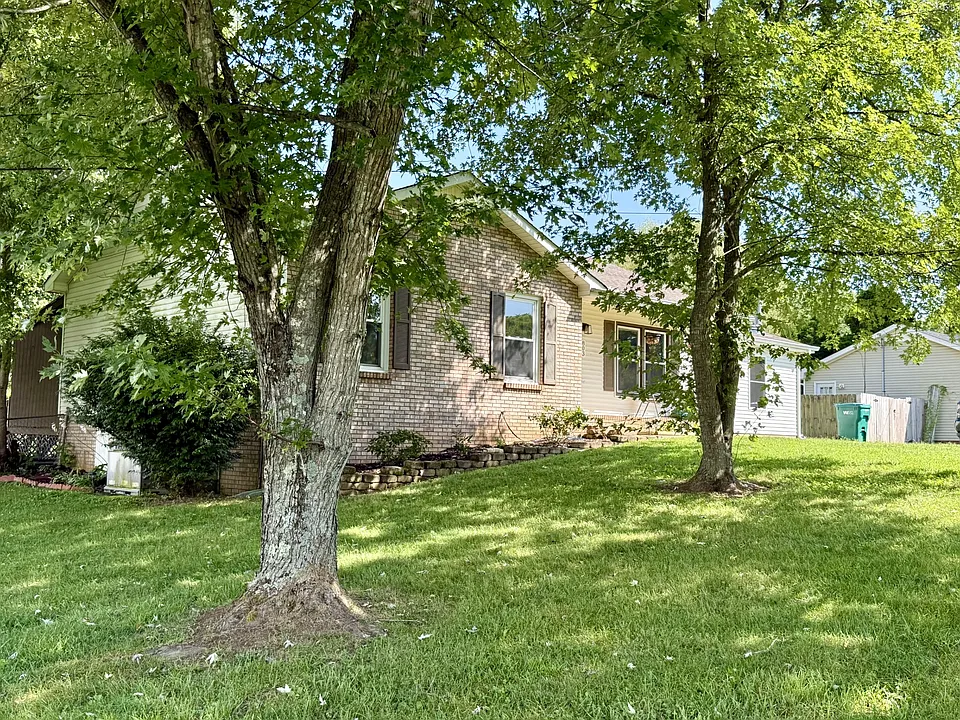 803 Merritt Lewis Ln