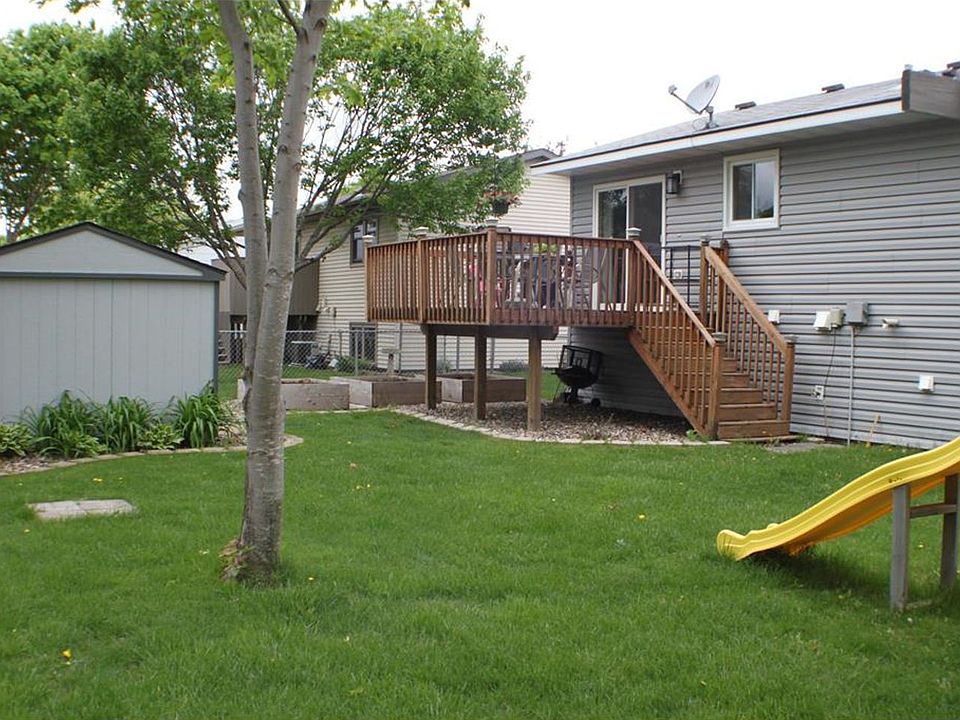 2nd image of 1830-23 1/2 St SE