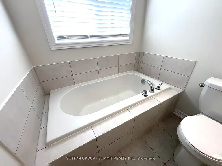 109 Benadir Ave — Photo 33