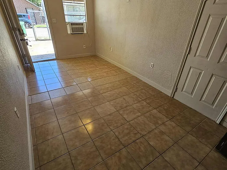 4115 Bering St #B — Photo 4