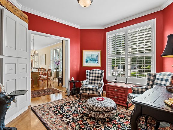 5th image of 6227 Edgebrook Ln W