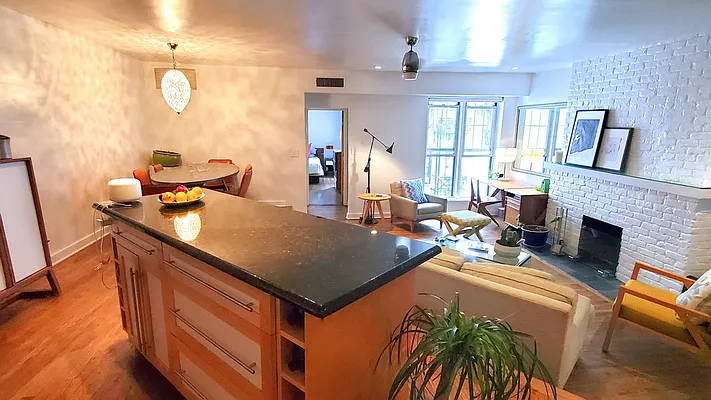 Sold by Barlavi Inc. | media 4