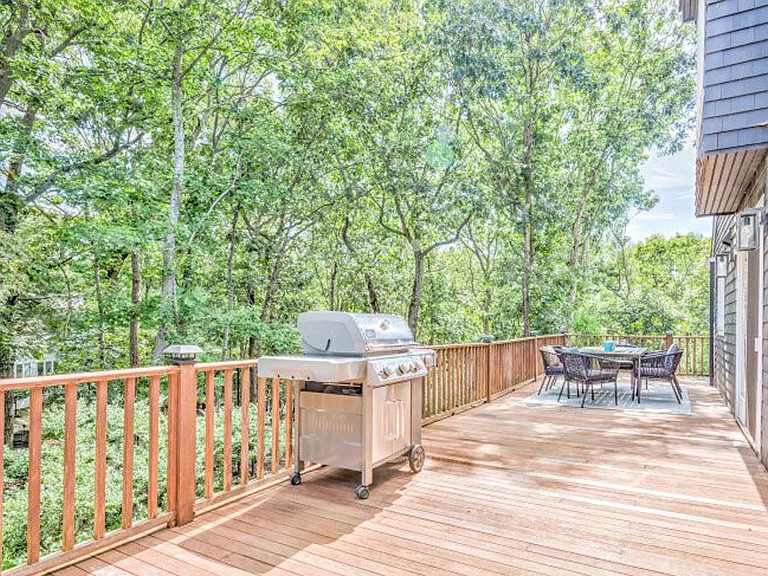 5 Woodhollow Dr — Photo 4