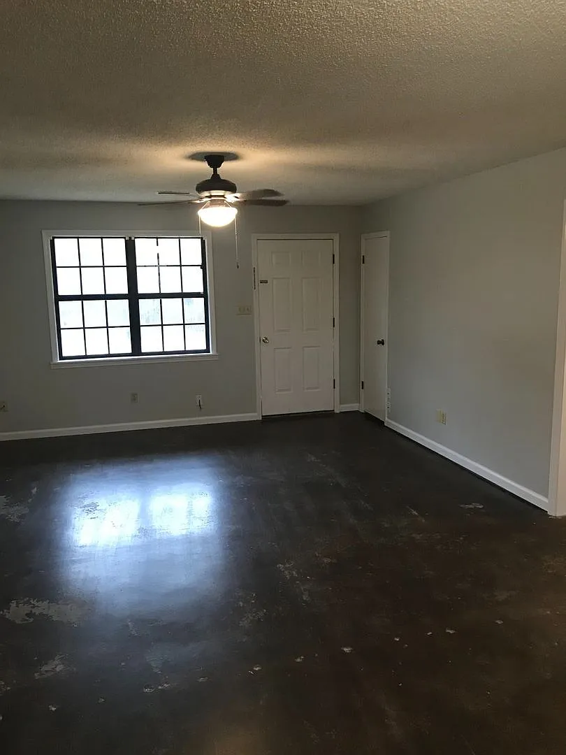 2 Bed I bath home — Photo 3