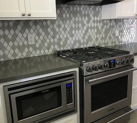 5th image of 890 Poplar Ave