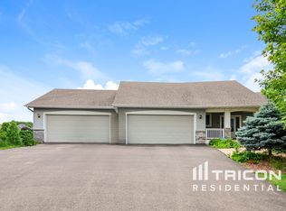 19280 Castle Ct, Farmington, MN 55024