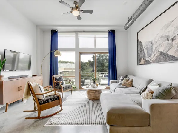 2124 E 6th St Unit 205, Austin, TX 78702